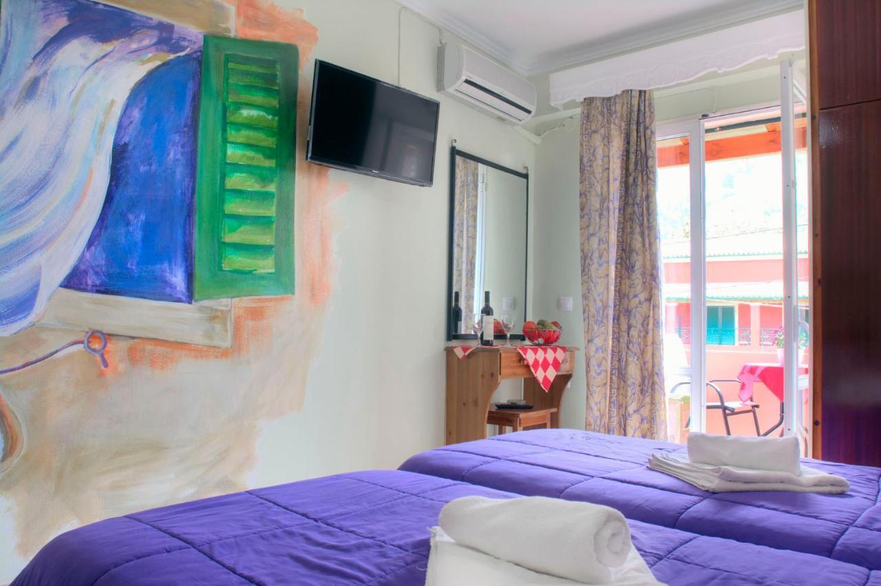Delphi Aparthotel Agios Gordios  Exterior photo
