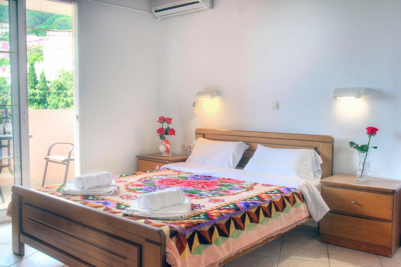 Delphi Aparthotel Agios Gordios  Exterior photo
