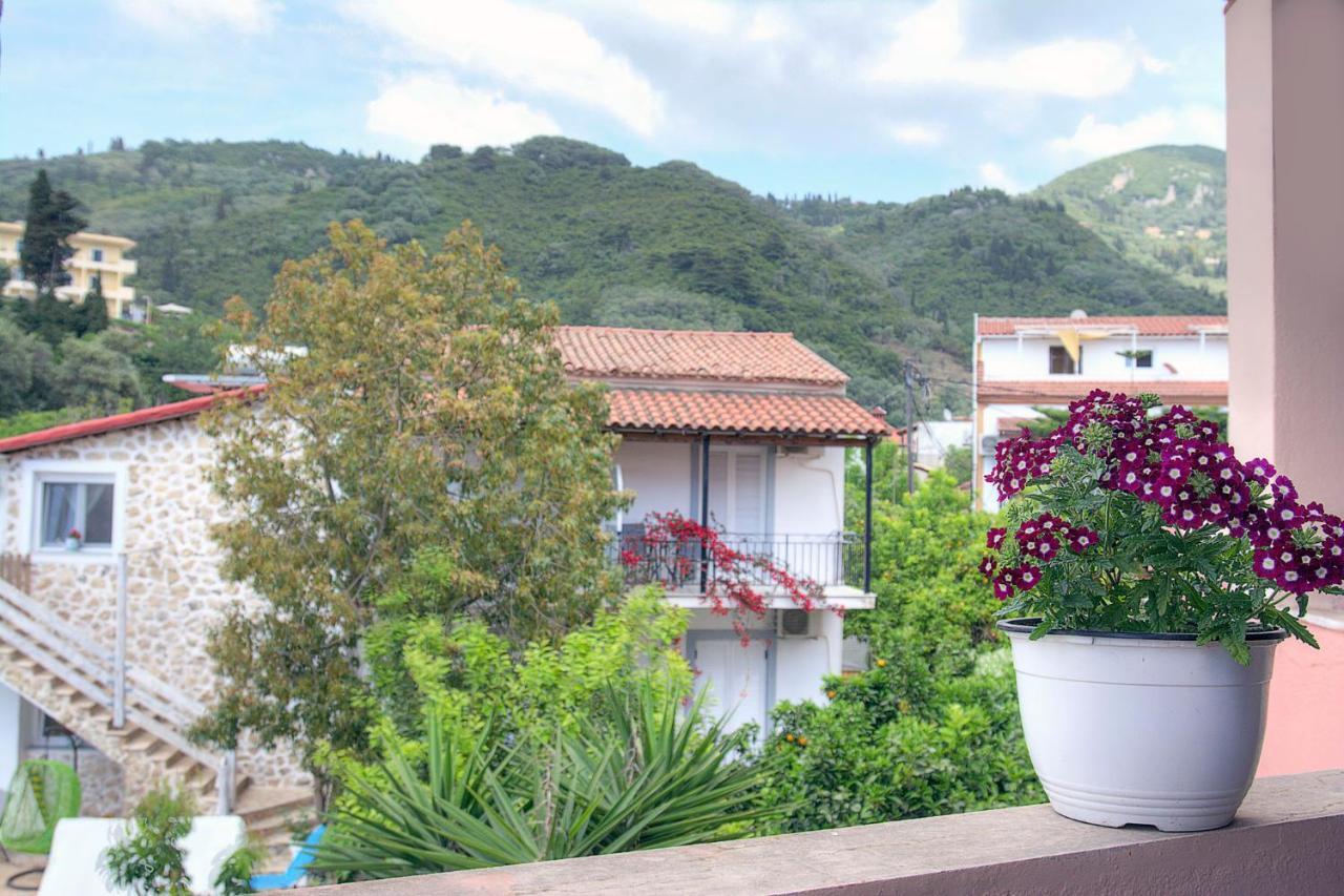 Delphi Aparthotel Agios Gordios  Exterior photo