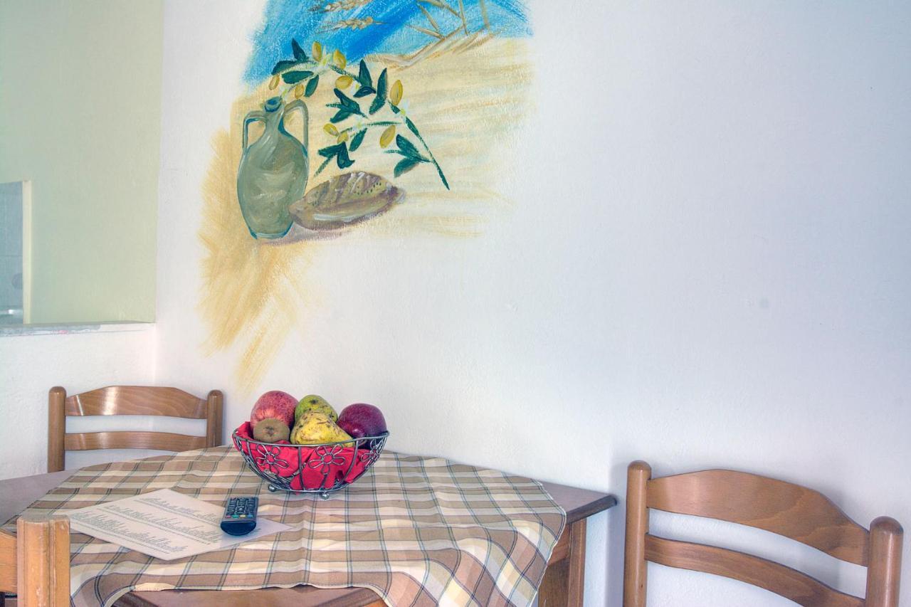 Delphi Aparthotel Agios Gordios  Exterior photo